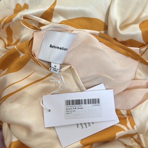 NWT Reformation Anaiis Silk Maxi Dress Size 0 - Maracuya - Picture 9 of 9